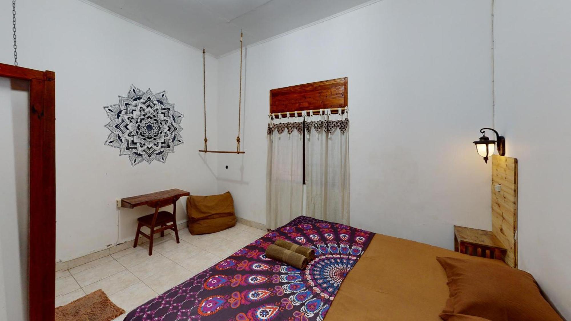 Wood Stone Hostel Yogyakarta Kültér fotó