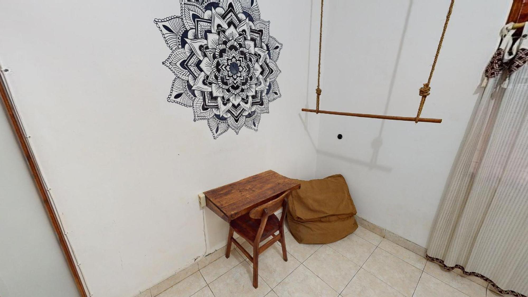 Wood Stone Hostel Yogyakarta Kültér fotó