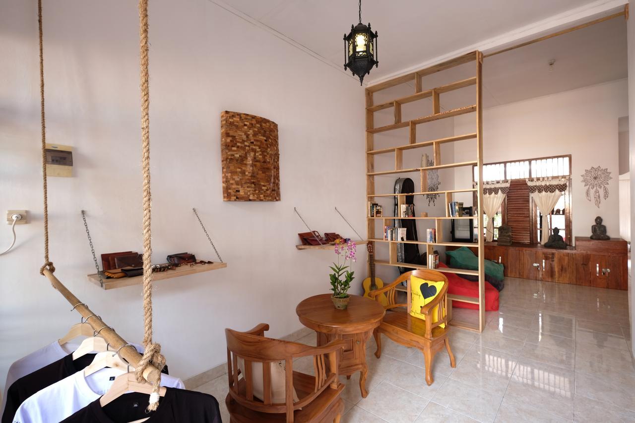 Wood Stone Hostel Yogyakarta Kültér fotó